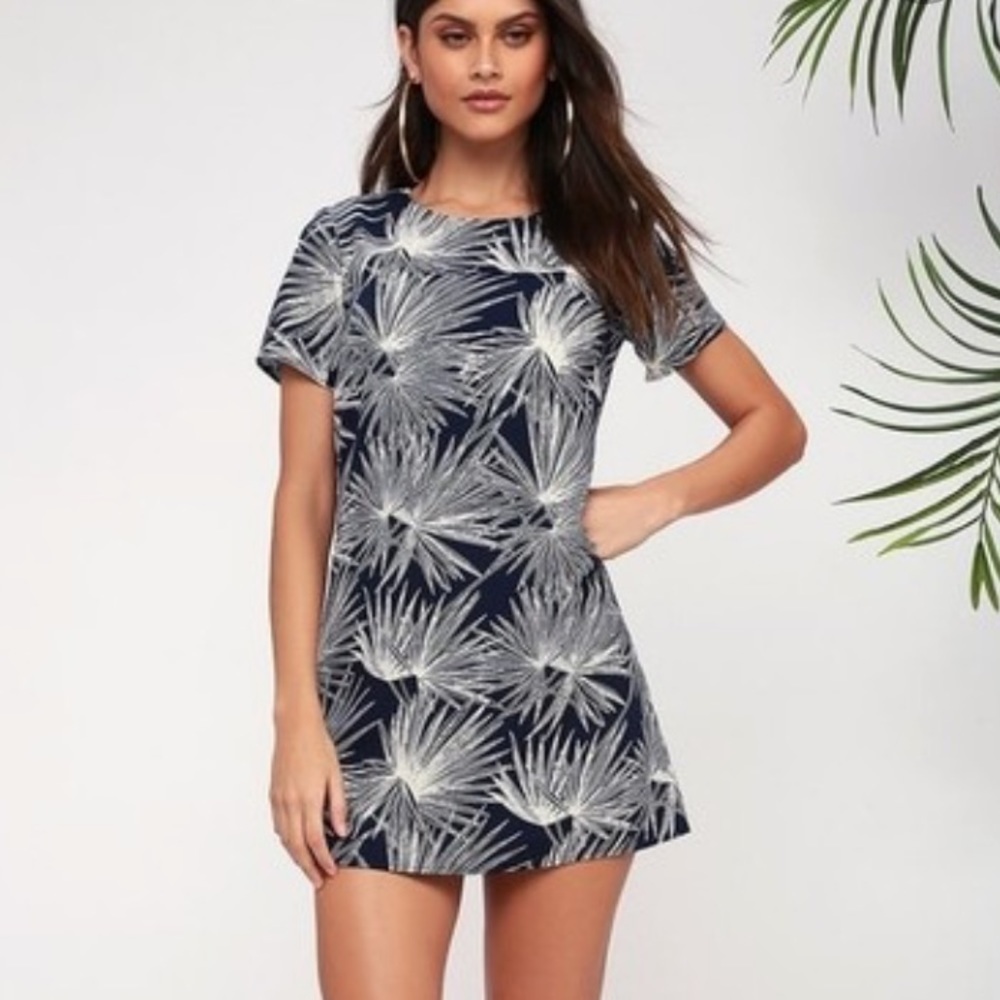 Lulu’s Blue White Palm Printed Shift Mini Dress. Size XSmall. EUC